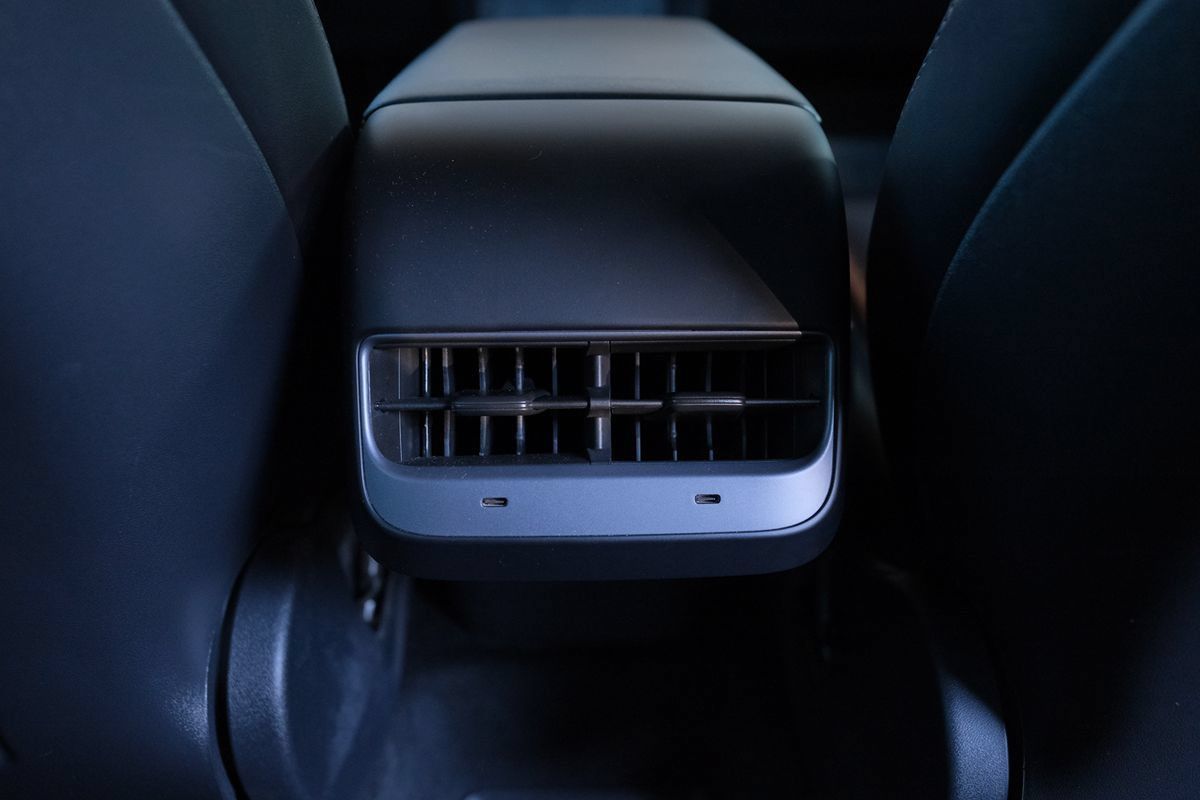 Used 2022 Tesla Model Y Performance AWD/4WD image 31