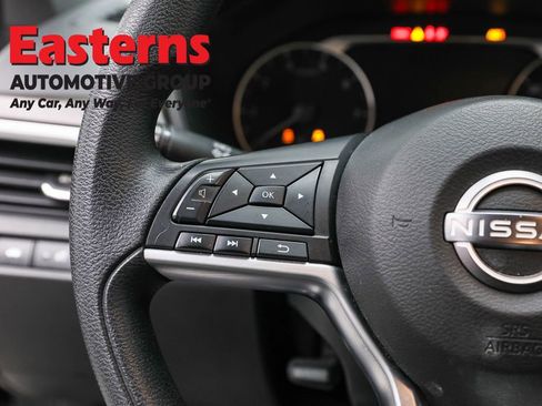 Used 2023 Nissan Altima 2.5 SV image 15