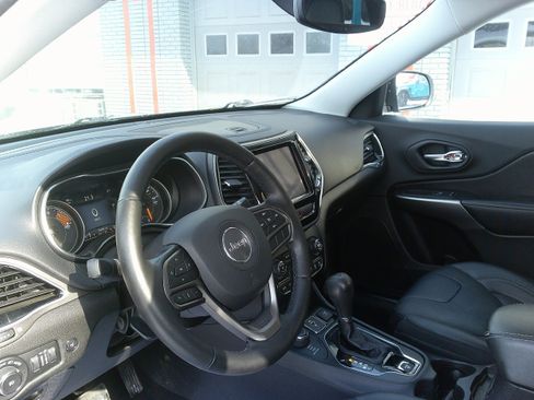 Used 2019 Jeep Cherokee Limited image 20