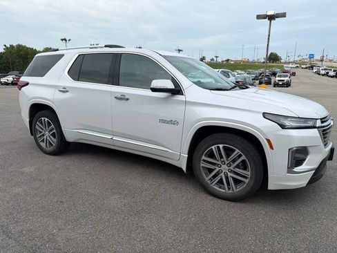 Used 2023 Chevrolet Traverse High Country w/ LPO, Floor Liner Package AWD/4WD image 11