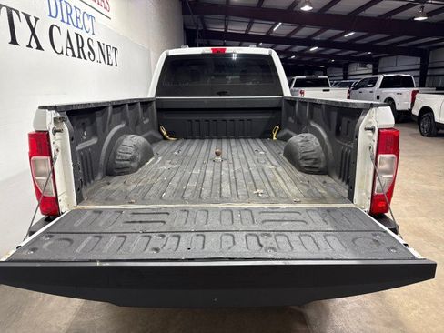 Used 2022 Ford F250 XL w/ Power Equipment Group AWD/4WD image 8