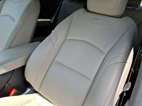 Certified 2024 Cadillac XT4 Luxury w/ Cold Weather Package AWD/4WD image 14