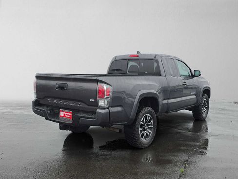 Used 2020 Toyota Tacoma TRD Sport AWD/4WD image 4