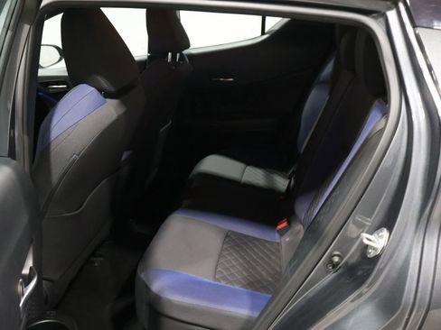 Used 2022 Toyota C-HR XLE image 18