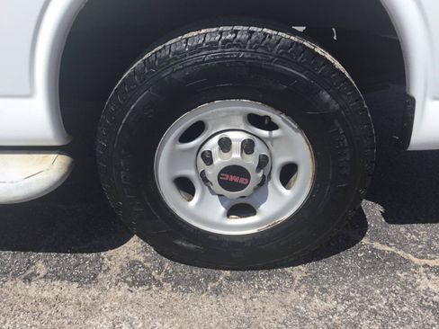 Used 2014 GMC Savana 2500 RWD image 17