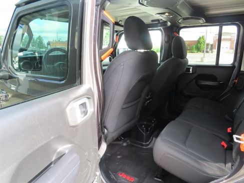 Used 2019 Jeep Wrangler Unlimited Sport S AWD/4WD image 21