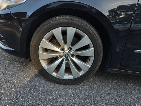 Used 2010 Volkswagen CC Sport FWD image 2