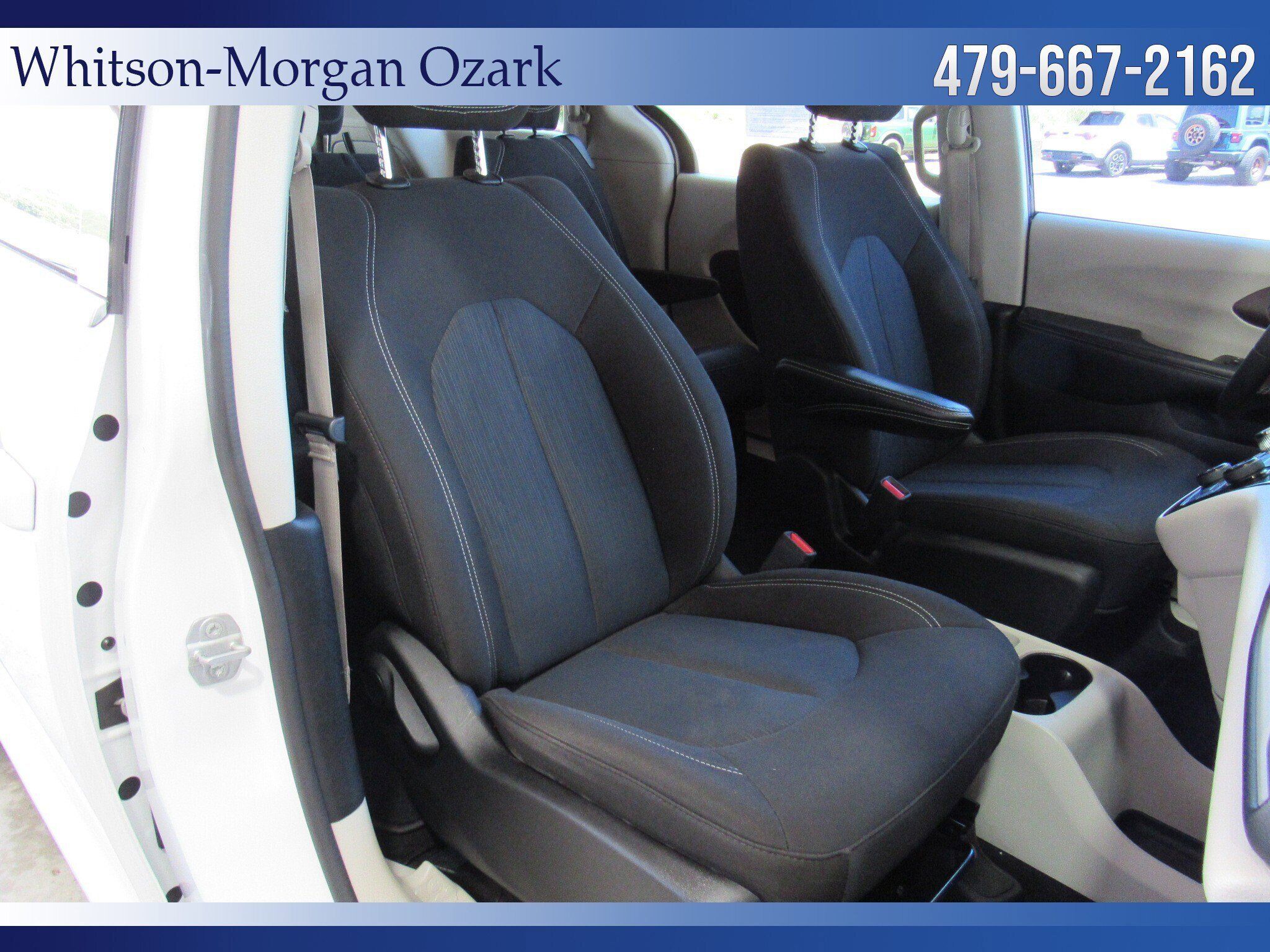 Used 2022 Chrysler Voyager LX FWD image 33