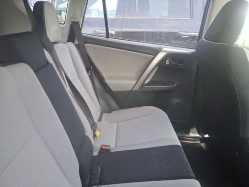 Used 2018 Toyota RAV4 XLE image 18