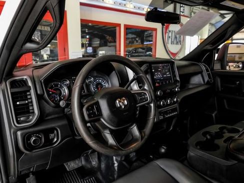 Used 2024 RAM 5500 Tradesman w/ Chrome Appearance Group AWD/4WD image 6