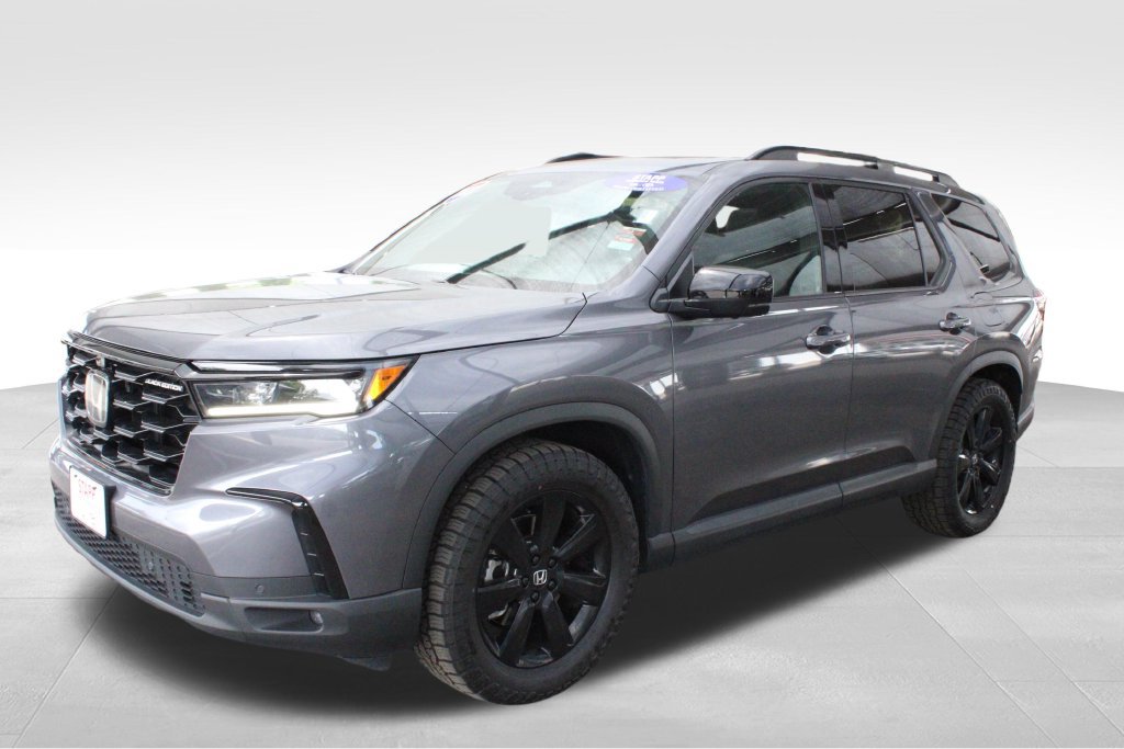 Used 2025 Honda Pilot Black Edition image 12