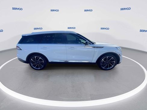 Used 2023 Lincoln Aviator Reserve w/ Equipment Group 201A RWD image 9