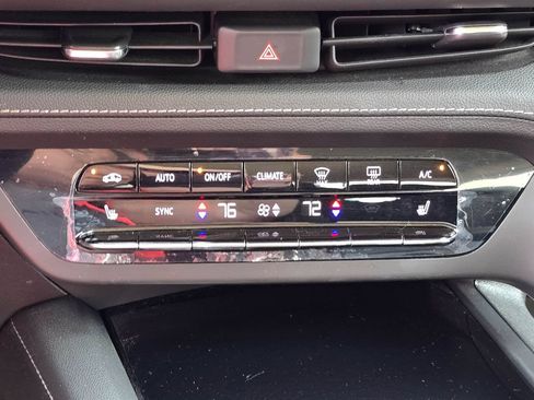 Used 2023 Buick Envision Preferred FWD image 17