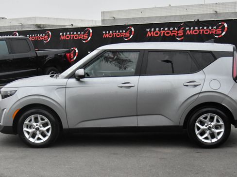 Used 2024 Kia Soul LX w/ Option Group 015 image 4