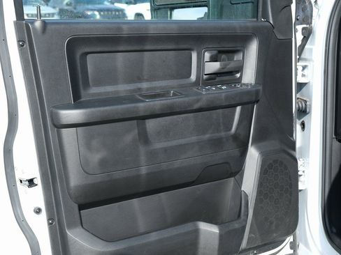 Used 2024 RAM 3500 Tradesman w/ Chrome Appearance Group image 15