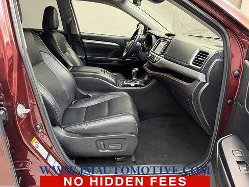 Used 2018 Toyota Highlander XLE AWD/4WD image 21