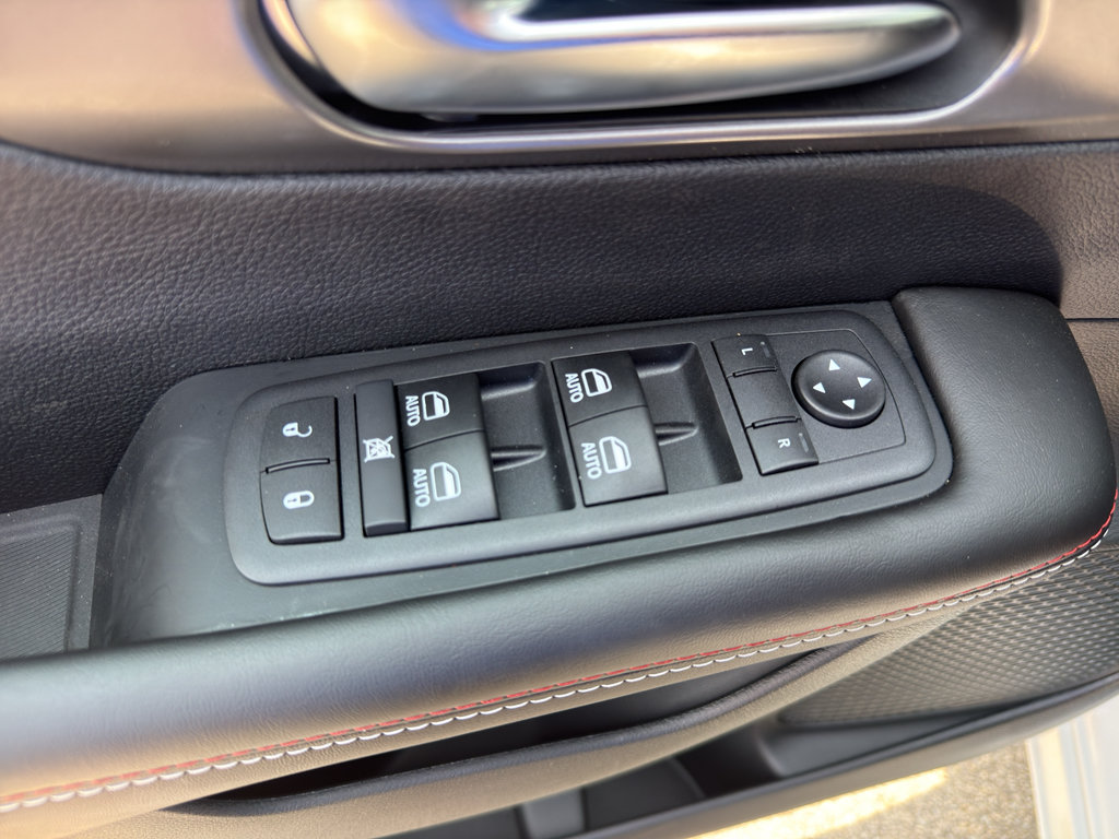New 2027 Chrysler Pacifica Select FWD image 11