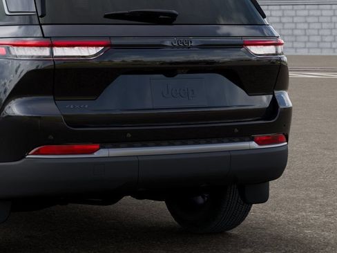 New 2026 Jeep Grand Cherokee Altitude AWD/4WD image 13