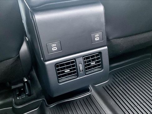 Used 2025 Toyota bZ4X FWD image 31