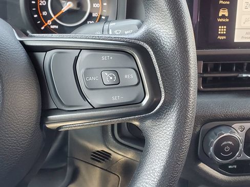 Used 2025 Jeep Wrangler Sport AWD/4WD image 15