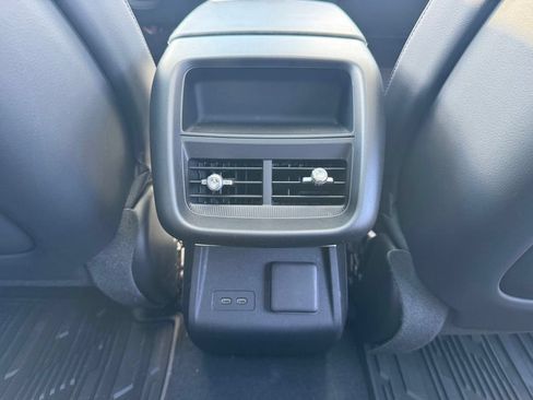 Certified 2025 Cadillac Lyriq Luxury AWD/4WD image 33