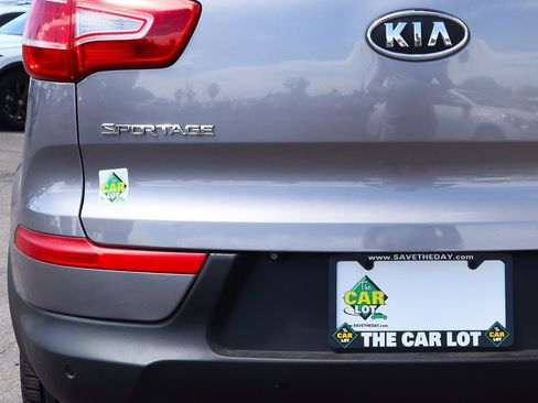 Used 2011 Kia Sportage EX w/ Premium Pkg w/Leather Seats image 19