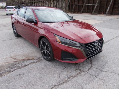 Used 2024 Nissan Altima 2.5 SR image 4