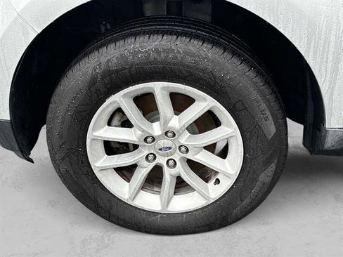 Used 2013 Ford Edge SE image 17