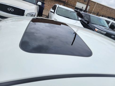 Used 2015 Nissan Altima 2.5 SL w/ Technology Package FWD image 9
