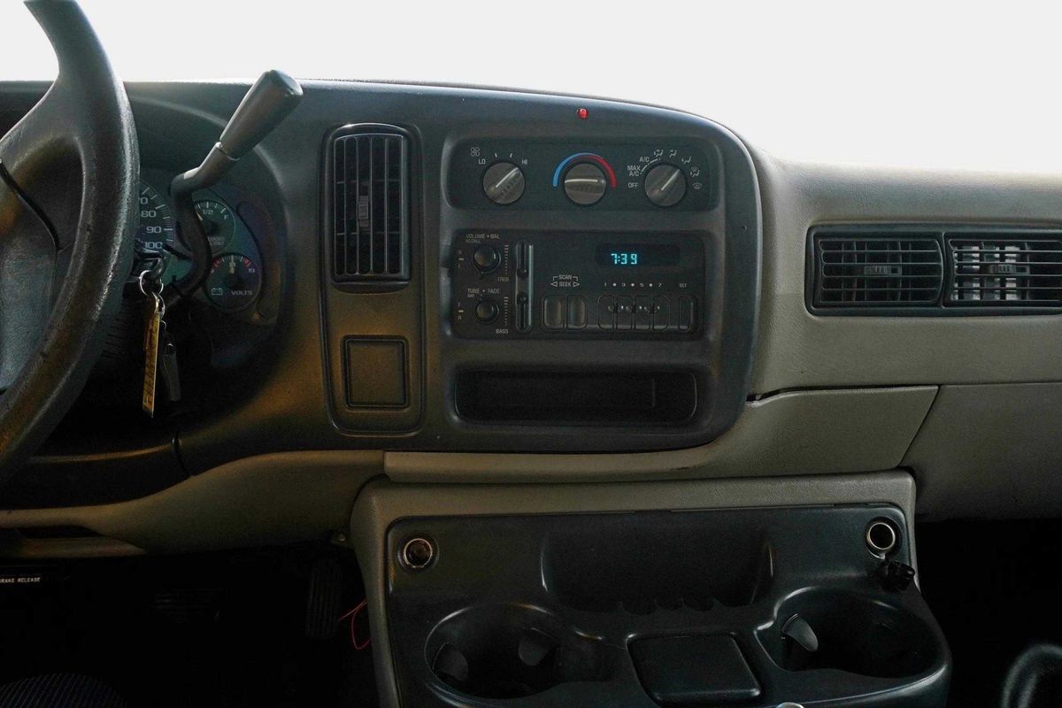 Used 1997 GMC Savana 2500 RWD image 18