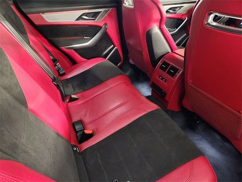 Used 2022 Jaguar F-PACE SVR image 32