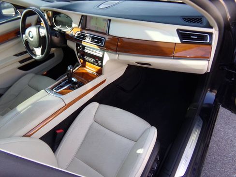 Used 2015 BMW 750Li image 33