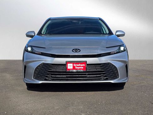 Used 2025 Toyota Camry LE w/ Convenience Package image 8