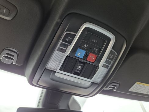Used 2025 RAM 1500 Big Horn RWD image 41