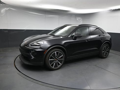 New 2025 Porsche Macan 4S Electric AWD/4WD image 1
