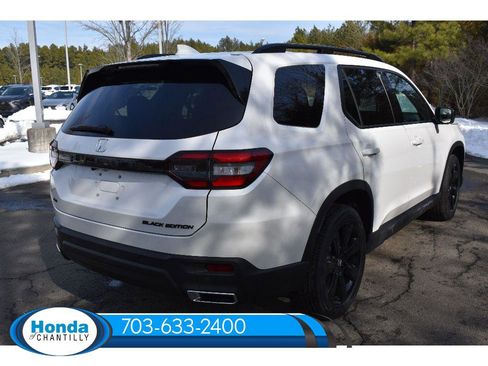 New 2025 Honda Pilot Black Edition image 7
