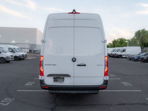 Used 2025 Mercedes-Benz Sprinter 2500 image 6
