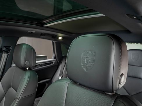Certified 2026 Porsche Macan AWD/4WD image 39