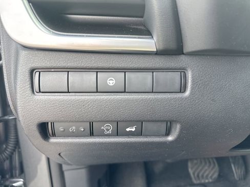 Used 2023 Nissan Rogue SV w/ SV Premium B Package FWD image 42