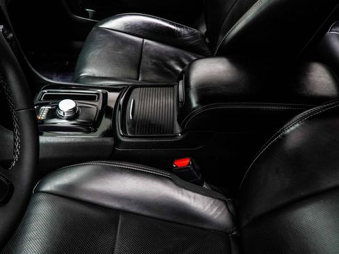 Used 2023 Chrysler 300 S w/ Comfort Group RWD image 22