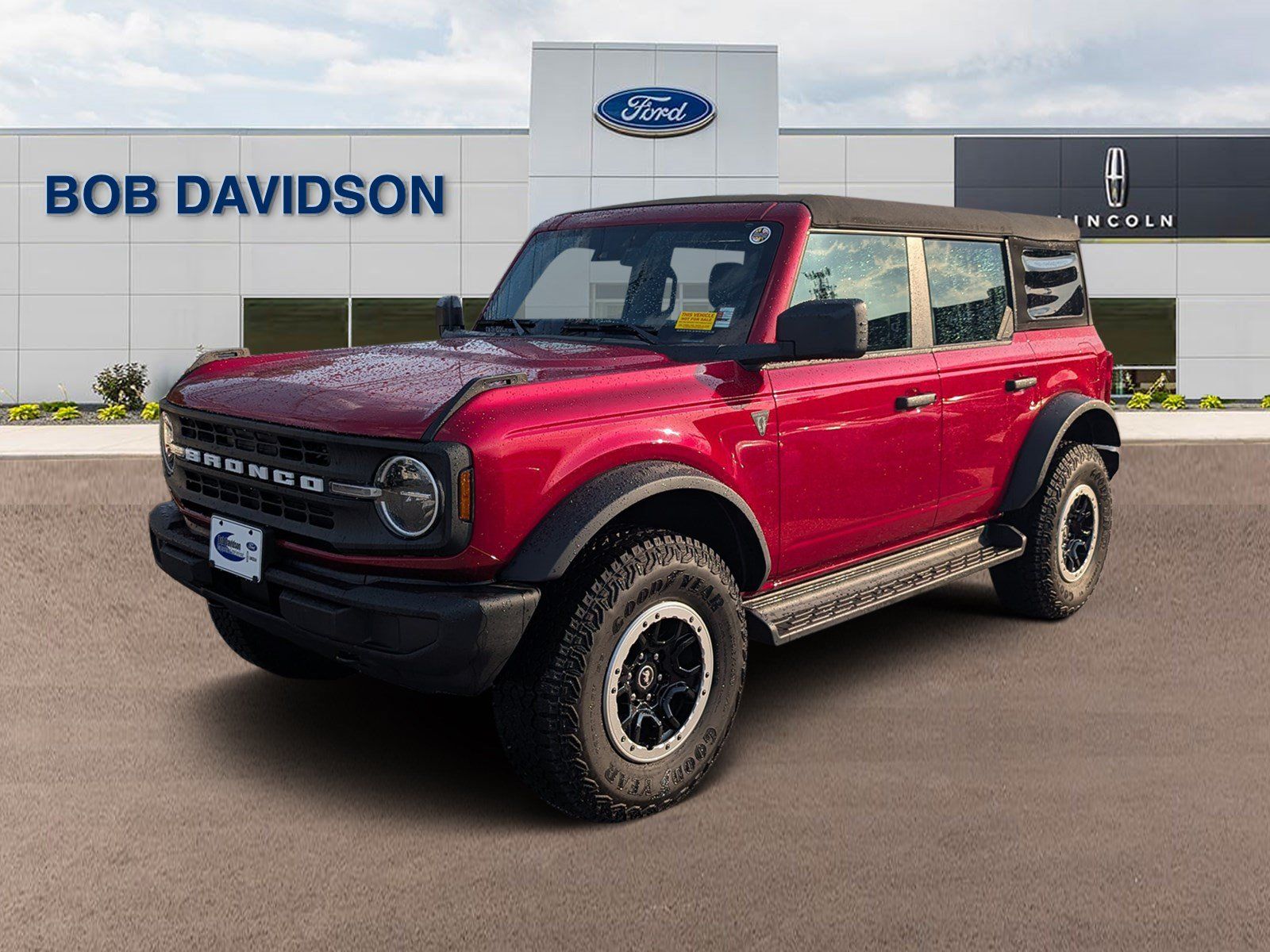 Certified 2025 Ford Bronco 4-Door w/ Sasquatch Package AWD/4WD image 1