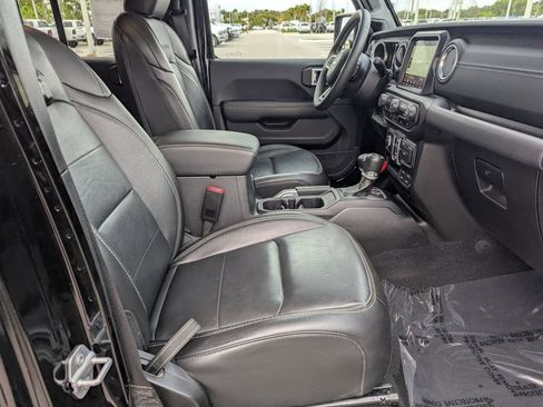 Used 2023 Jeep Wrangler Sahara image 10