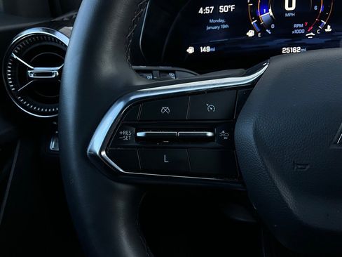 Used 2025 Chevrolet Equinox LT image 32