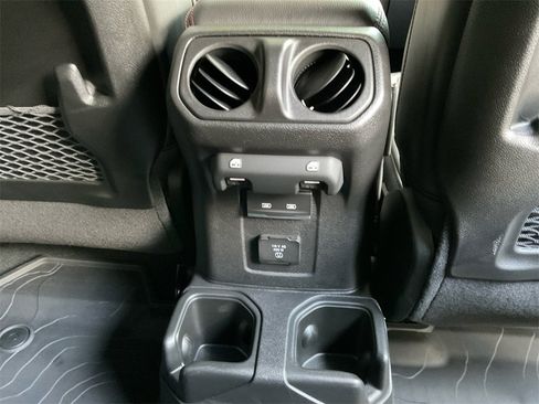 New 2025 Jeep Gladiator Rubicon image 21