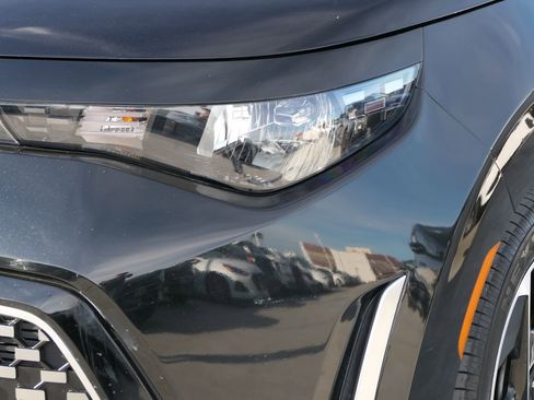 Used 2023 Kia Soul EX image 8