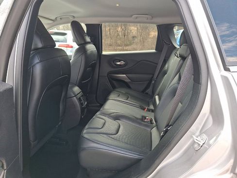 Certified 2022 Jeep Cherokee Latitude Lux w/ Mopar Interior Package image 20