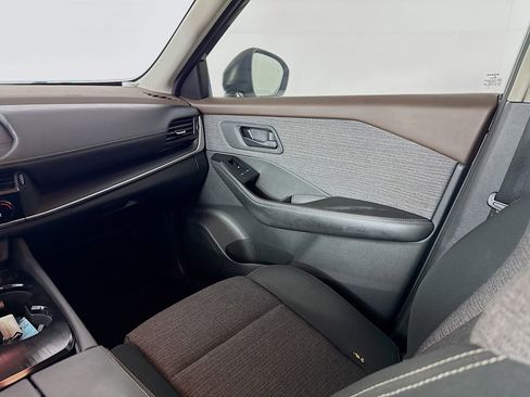 Used 2021 Nissan Rogue S image 26