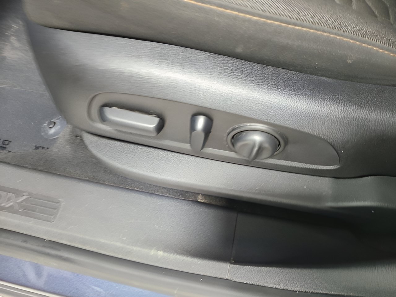 Used 2018 Chevrolet Equinox LT FWD image 18
