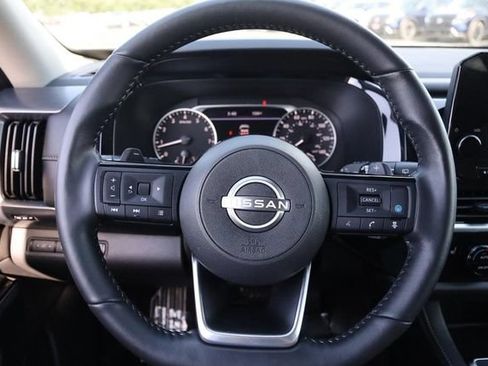 Certified 2025 Nissan Pathfinder SL w/ Black Appearance Package AWD/4WD image 12