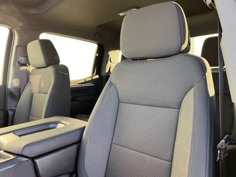 New 2025 GMC Sierra 1500 Elevation image 16